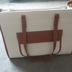 Handbag with laptop pocket
