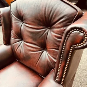 Beautiful pair of chesterfield oxblood leather armchairs with matching footstools - Image 5
