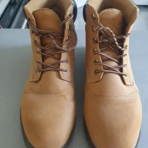 WORK WALKING BOOTS