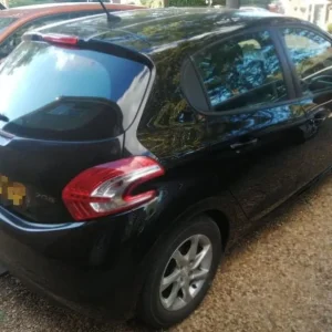 Peugeot 208 2014 5-door hatchback - Image 2