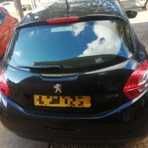 Peugeot 208 2014 5-door hatchback - Image 3