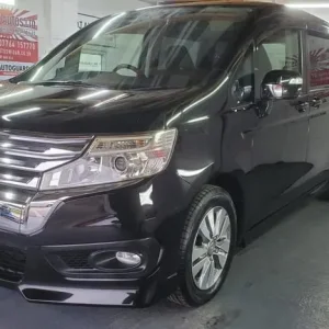 Honda Stepwagon Spada 2.0 Automatic 7-Seater Fresh Japanese Import 2013 - Image 4