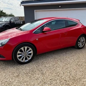 2012 Vauxhall Astra GTC 1.4T 16V 140 SRi 3-door hatchback - Image 3