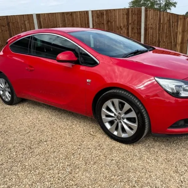 2012 Vauxhall Astra GTC 1.4T 16V 140 SRi 3-door hatchback