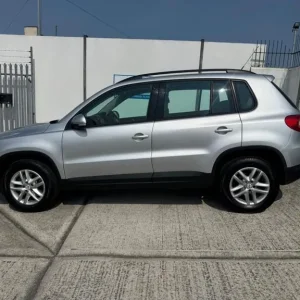 2010 Volkswagen Tiguan 2.0 TDI Diesel SUV - Image 2