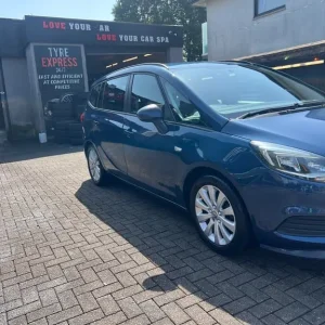 Vauxhall Zafira 2017 MPV manual 1.4 litre - Image 3