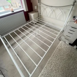 White metal double bed frame - Image 3