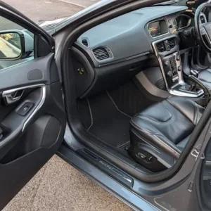 Volvo, V40, Hatchback, 2015, Manual, 1969 (cc), 5 doors - Image 5