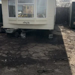 3 Room Static Caravan in Commercial Yard, 2 Bathrooms, Lounge and Kitchen