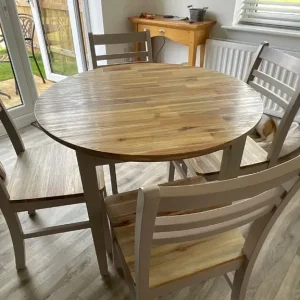 Dining table, four chairs and matching console table - Image 3