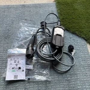 3 pin car charger - Image 4