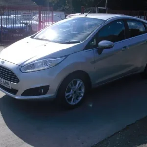 2015 Ford Fiesta 1.0T EcoBoost Zetec Hatchback - Image 4