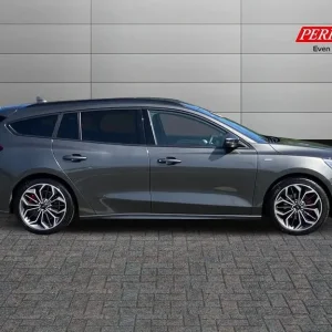 2023 Ford Focus 1.0 EcoBoost Hybrid 155 ST-Line X 5-door Auto Estate - Image 3