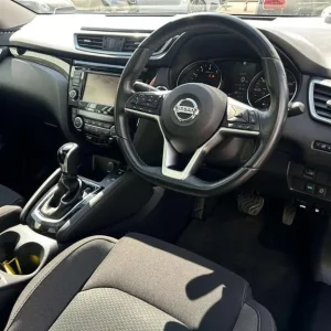 Nissan Qashqai 1.3 Dig-T N-Connecta DCT Auto Euro 6 (metallic silver) 5-door 2021 - Image 3