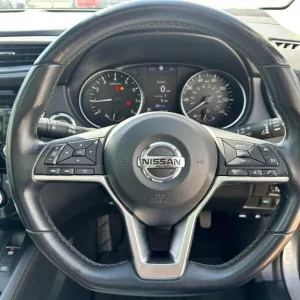 Nissan Qashqai 1.3 Dig-T N-Connecta DCT Auto Euro 6 (metallic silver) 5-door 2021 - Image 4