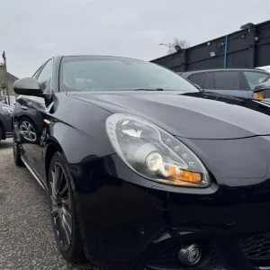 2015 Alfa Romeo Giulietta Quadrifoglio Verde 1.7L Turbo Petrol 5-door Hatchback - Image 5