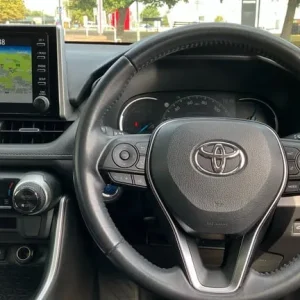 2019 Toyota RAV4 Hybrid Estate - Image 6