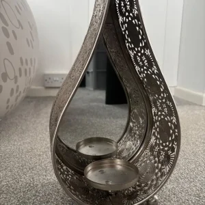 Tear drop mirrored candle holder