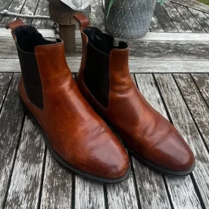 Women’s Russell & Bromley brown leather Chelsea boots - Image 2