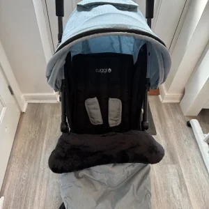 Cuggl stroller/pushchair with foot muff and rain cover - Image 4