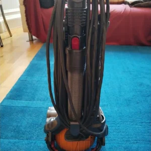 Dyson DC24 Vacuum Cleaner - Image 3