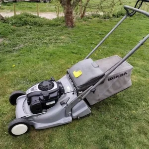 Honda 476 petrol roller mower - Image 2