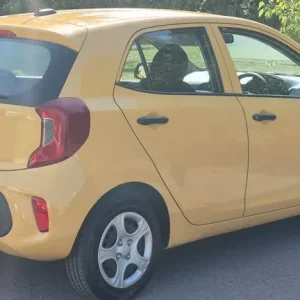 2023 Kia Picanto 1.0L 5-door hatchback manual petrol - Image 5