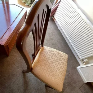 William Bartlett & Sons Solid Mahogany Extending Dining Table and 6 Chairs - Image 4