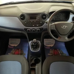 2015 Hyundai i10 1.2 SE 5-door Hatchback Manual - Image 2