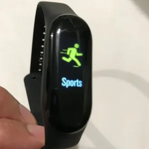 Smartwatch in great condition with original box - Image 3