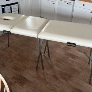 White collapsible massage table - Image 2