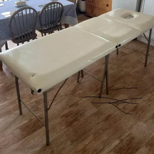 White collapsible massage table - Image 4