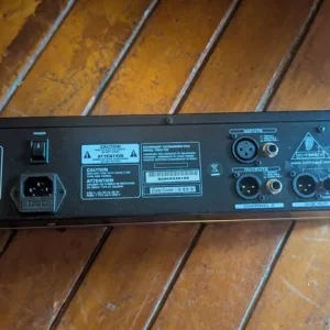 Behringer Ultragraph FBQ3102 31 Band EQ - Image 2