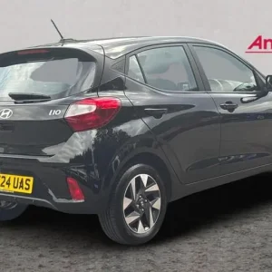 2024 Hyundai i10 1.0 Advance 5-door Auto with Nav and Heated Mirrors - Image 3