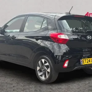 2024 Hyundai i10 1.0 Advance 5-door Auto with Nav and Heated Mirrors - Image 5
