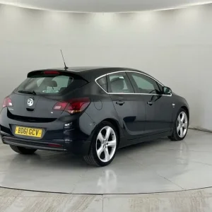 2011 Vauxhall Astra 1.6 16v SRi Hatchback - Image 6