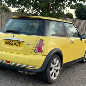 2005 MINI Hatch 1.6 Cooper 3dr Auto HATCHBACK Petrol Automatic - Image 5