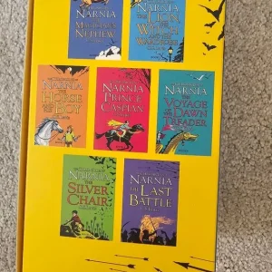 The Chronicles of Narnia box set paper back - Image 4
