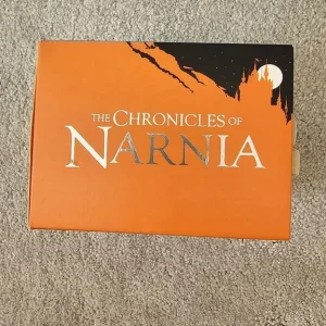 The Chronicles of Narnia box set paper back