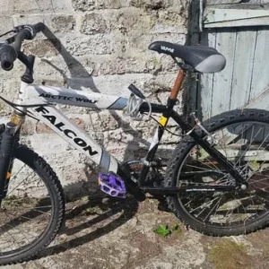 Men bike, 2 years old, in great condition