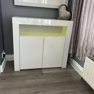 Cabinet with LED LIGHTS - Image 3