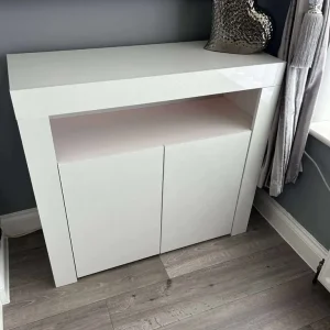 Cabinet with LED LIGHTS - Image 5