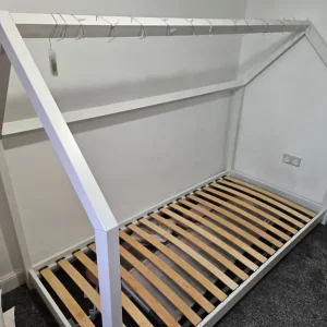 Kids bed frame house style