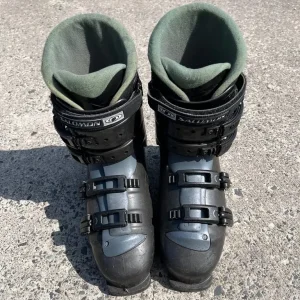 Salomon ski boots size 9.5