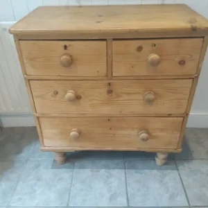 Vintage pine chest of drawers
