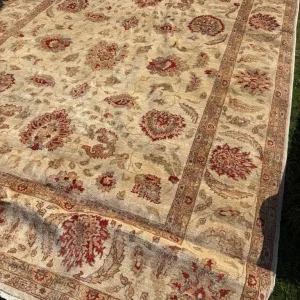Hand made 100% wool rug made in Pakistan - Image 3