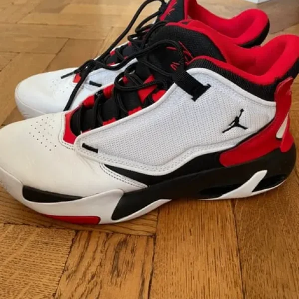 Men’s Jordan Max Aura 4
