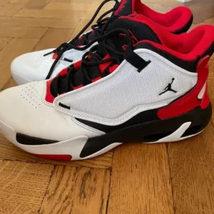 Men’s Jordan Max Aura 4
