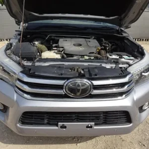 2018 Toyota Hilux Invincible X D-4D 4WD Diesel Pickup - Image 8
