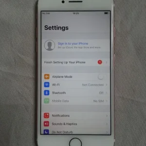 Apple iPhone 7 (32GB) UNLOCKED - Image 4